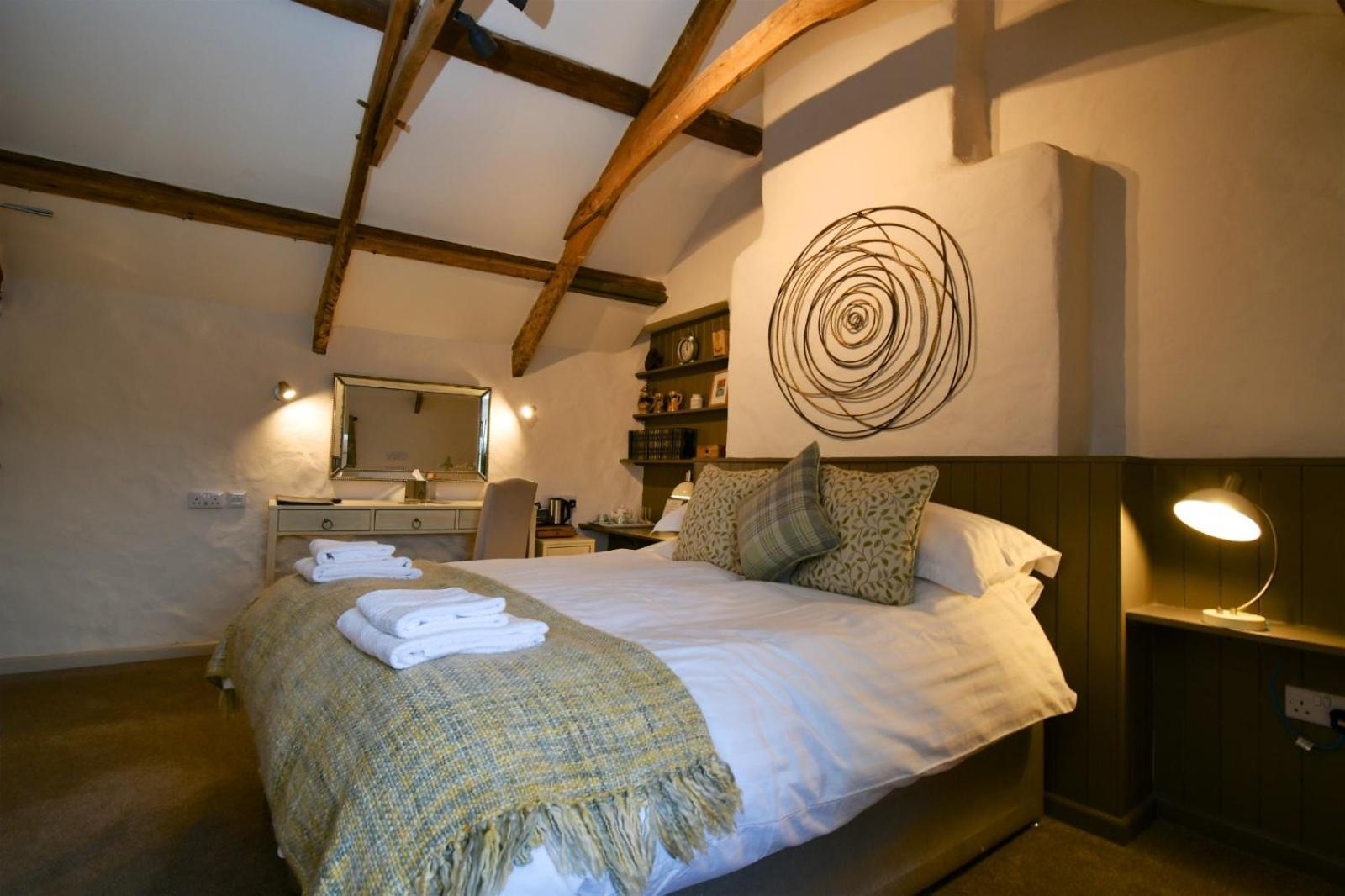Carew Inn Экстерьер фото