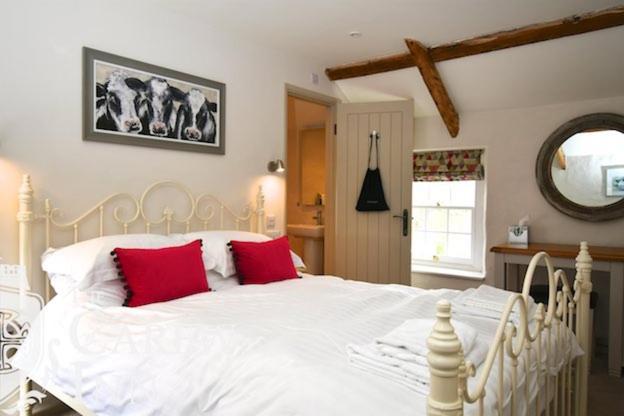 Carew Inn Экстерьер фото