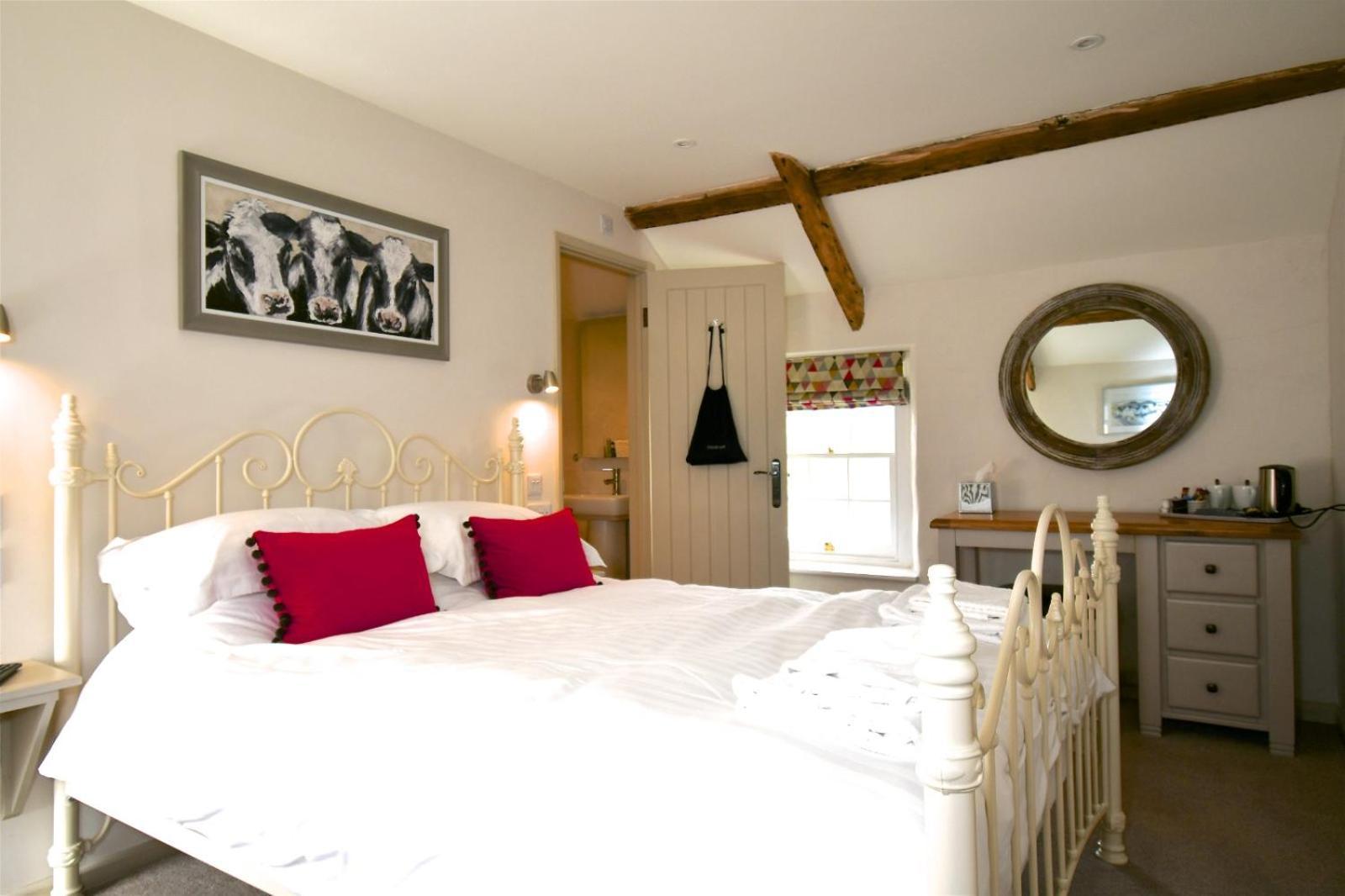 Carew Inn Экстерьер фото