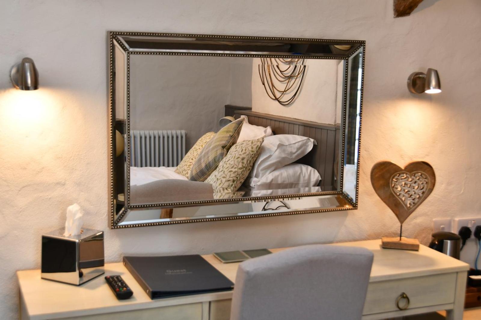 Carew Inn Экстерьер фото